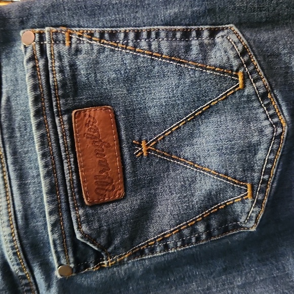 Wrangler retro slim straight jeans - Picture 4 of 8